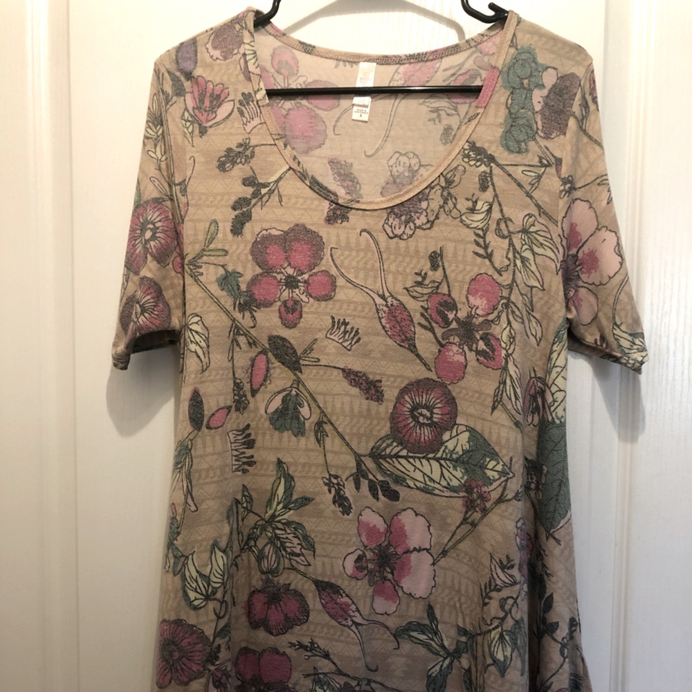 Lularoe top